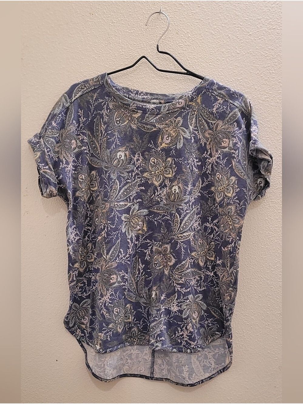 Women’s Floral Short-Sleeve Tee in Blue